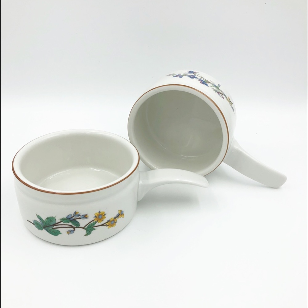 B WOODHILL Fine Bakeware or Bowl with Handle